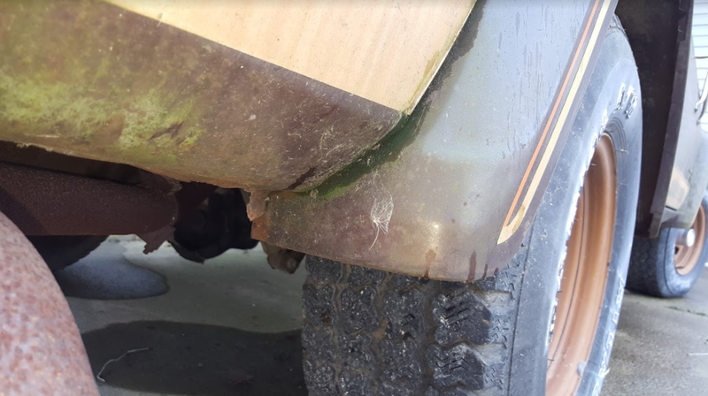 The fenders—typically trouble-spots for SJ Jeeps—look decent.